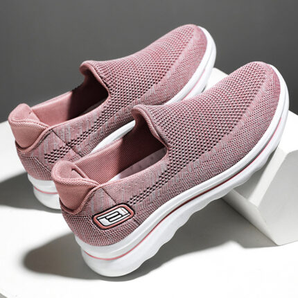 Middle-aged and elderly mother shoes